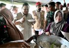 Prabowo di Bireuen, Cicipi Nasi Tongkol, Dengarkan Keluh Kesah Pengungsi