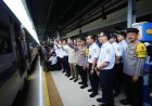 Tinjau Pengamanan Nataru di Stasiun Pasar Senen, Kapolri Ingatkan Kesiapsiagaan Hadapi Potensi Bencana