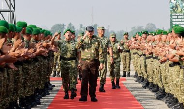 Wakil Panglima TNI Dampingi Menhan RI Kunjungi Yonif TP 852/ABY