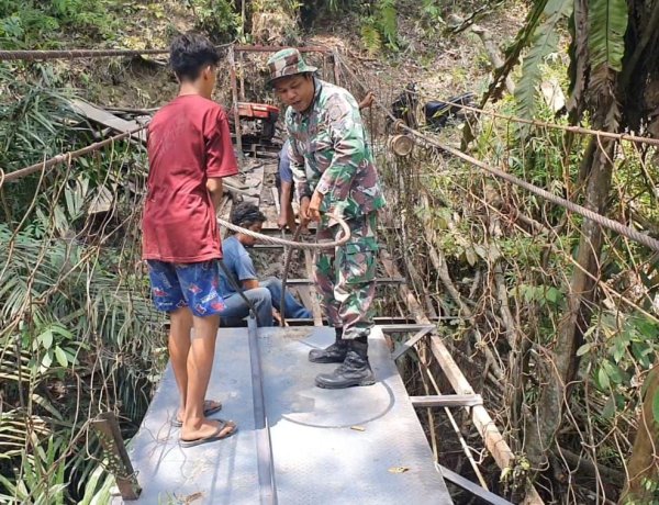 TNI AD Rampungkan Rehab Jembatan Gantung Halimbe, Akses Warga Labura Kembali Lancar