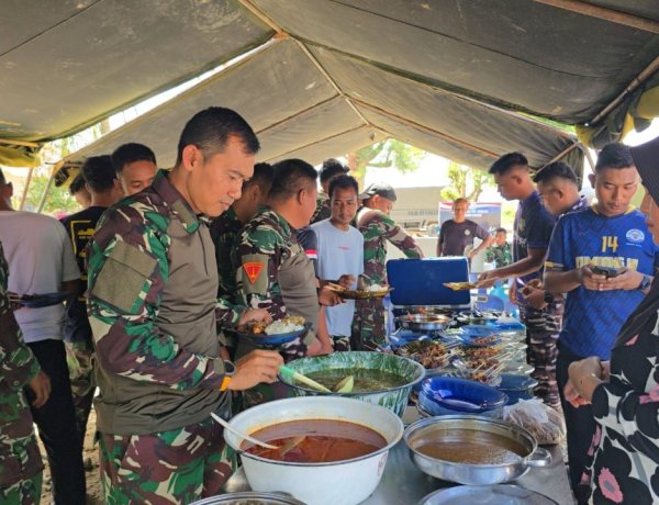 Satgas Kuala TNI–Jhonlin Laksanakan Tradisi Meugang Bersama Warga Aceh Tamiang