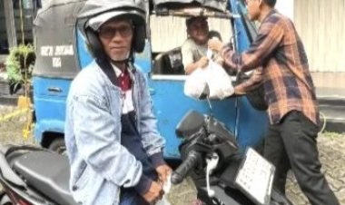Berbagi di hari penuh berkah : BRI BO Panglima polim Salurkan Sembako untuk sesama