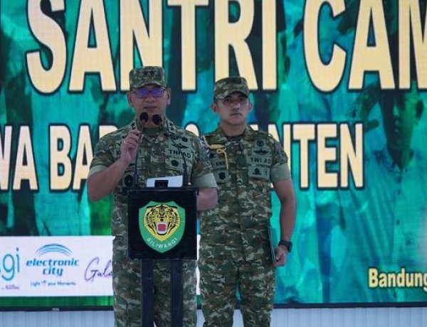 Gagas Santri Camp Bela Negara, Pangdam Kosasih: Santri Harus Lebih Hebat dari Saya